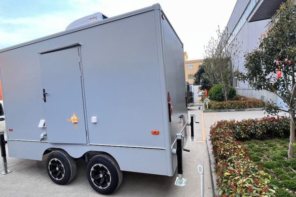 Essential Features of a Luxury Restroom Trailer