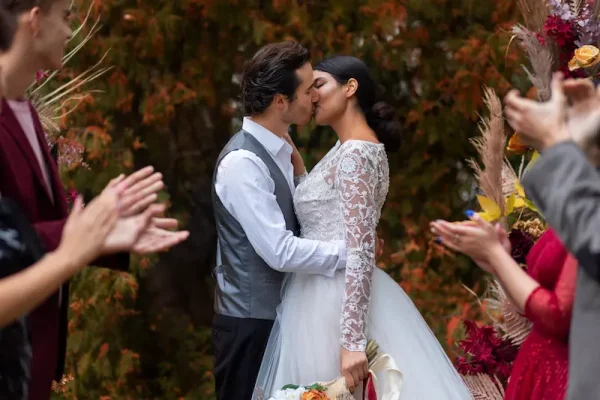 Wedding Photo Booth Rentals Your Guests Will Love (and Instagram!)